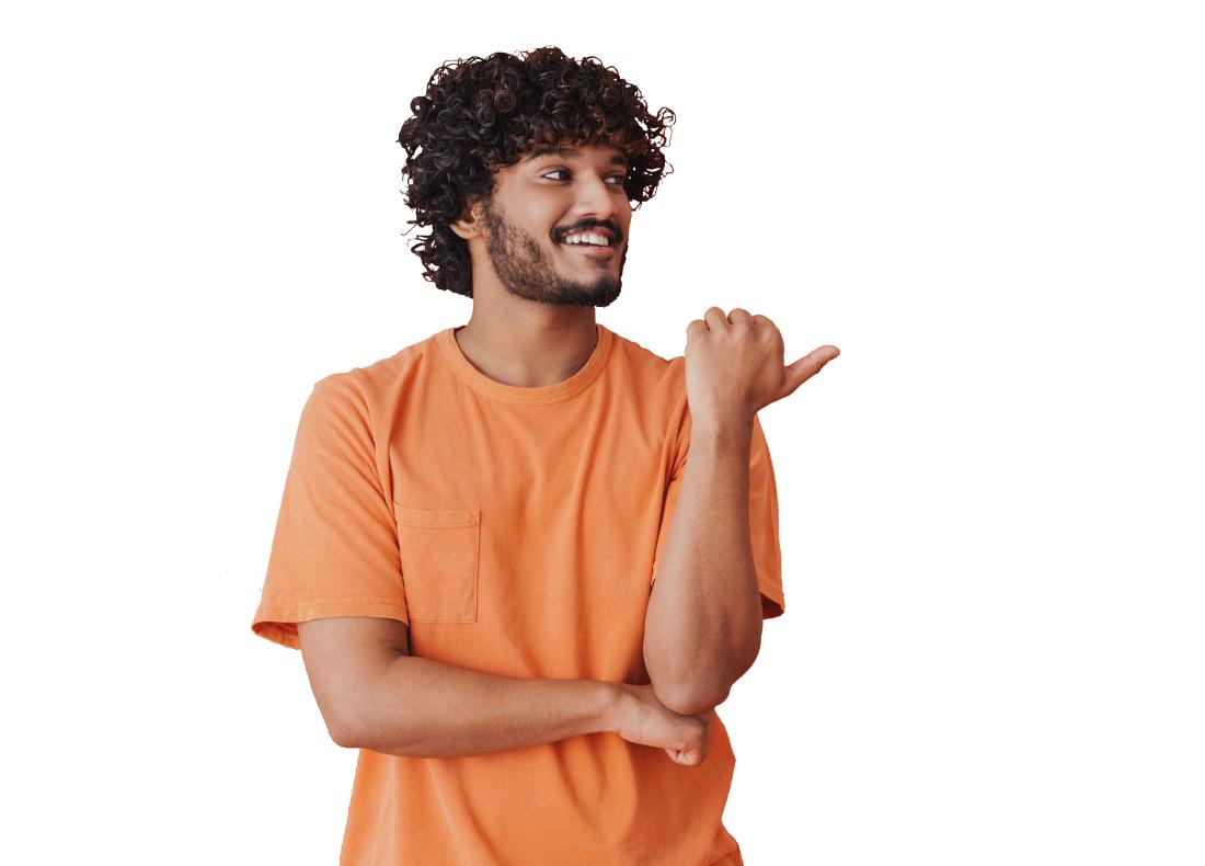 Mann mit orangenem T-Shirt